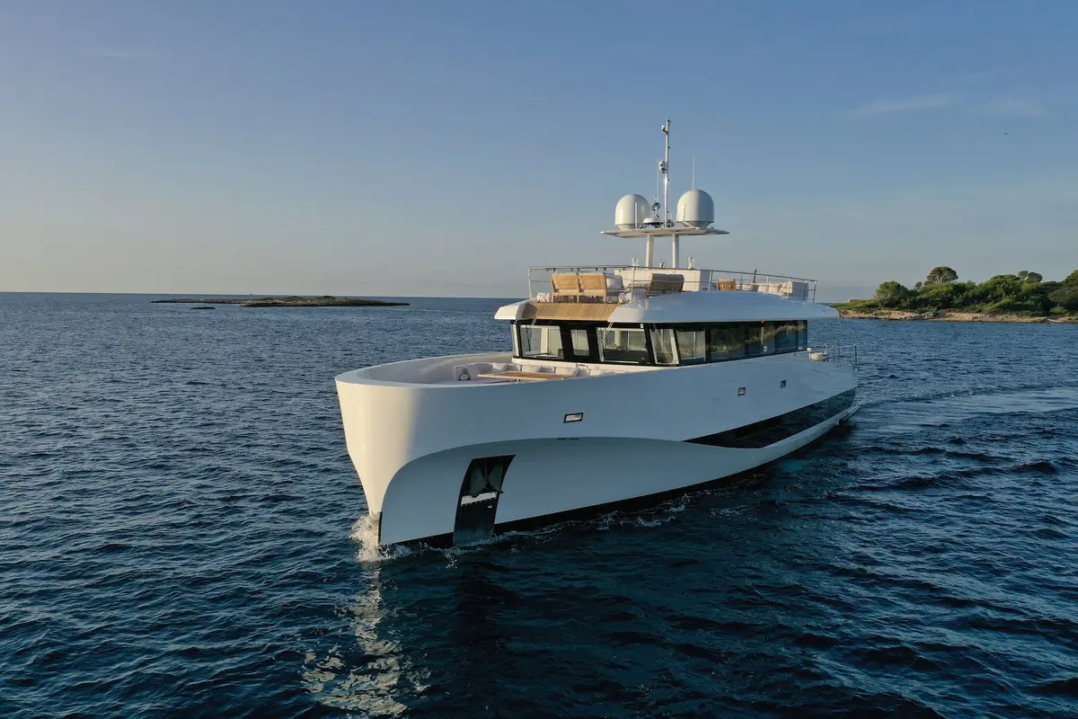 WallyAce 26, master cabin — Menorca Yacht Rental, Menorca. WallyAce 26 — 26m